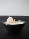 Load image into Gallery viewer, RAW DREAM - RAW ROSE QUARTZ WITH LAVENDER & LEMON MINI BLACK CANDLE