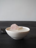Load image into Gallery viewer, RAW DREAM - ROSE QUARTZ WITH LAVENDER & LEMON AND ORGANIC DRIED ROSES MINI WHITE CANDLE