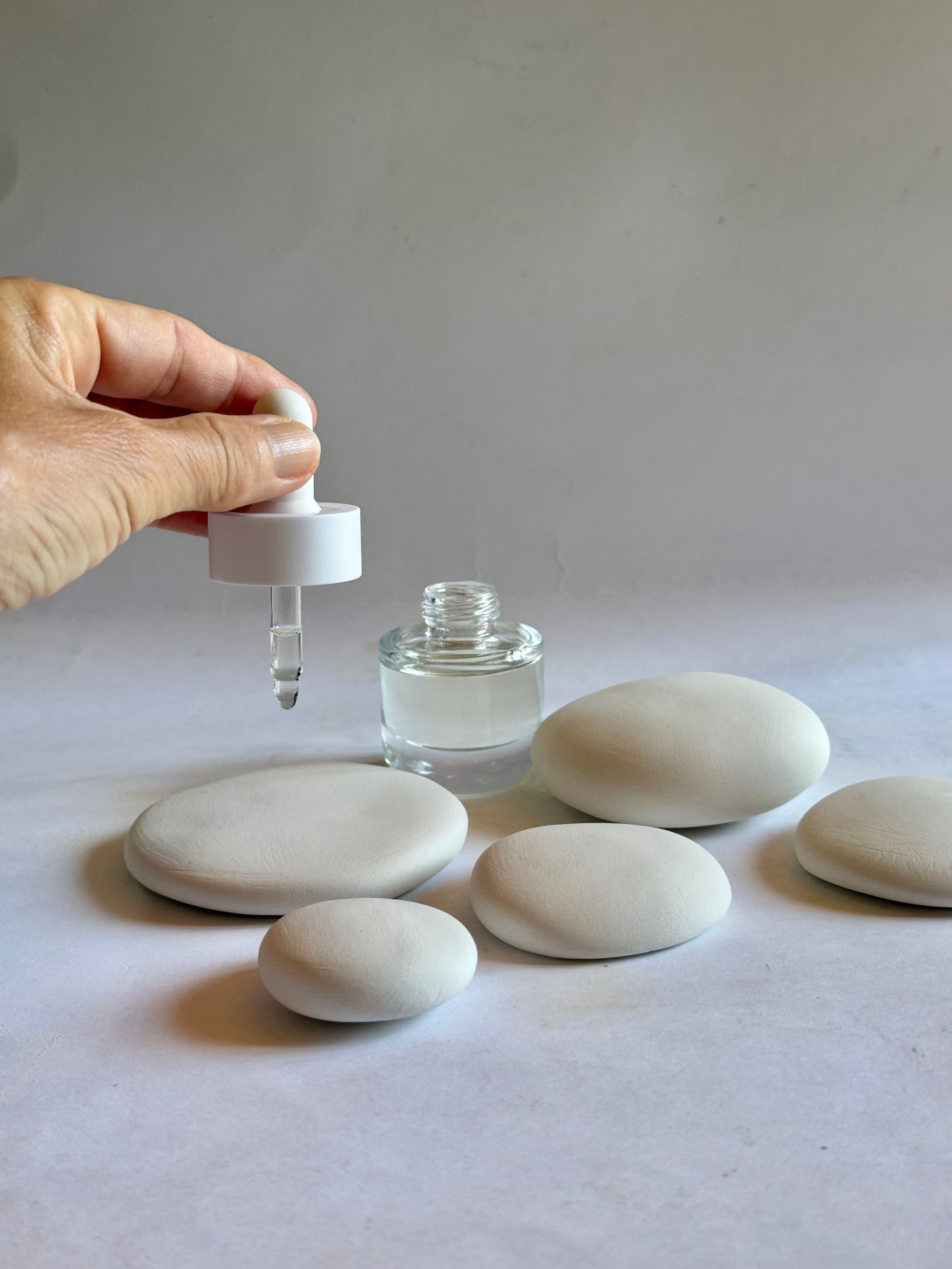 A MOMENT  - FIRST EDITION 103 - HAND CREATED CERAMIC DIFFUSER SET