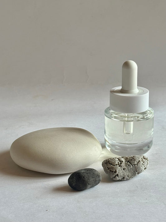 A MOMENT - FIRST EDITION 107 - HAND CREATED CERAMIC DIFFUSER SET
