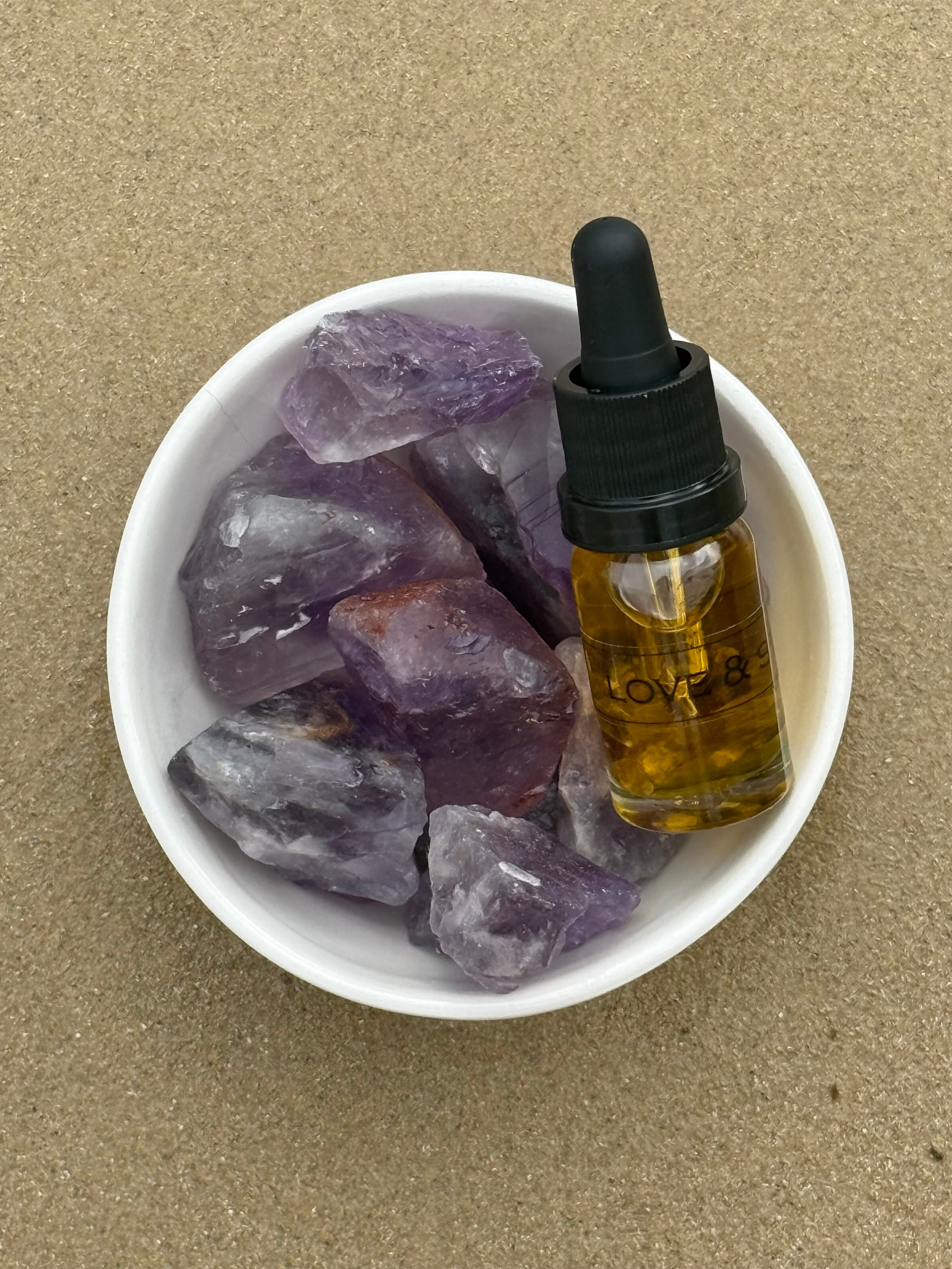 CALMING - RAW AMETHYST CRYSTAL STONE  MINI WHITE DIFFUSER