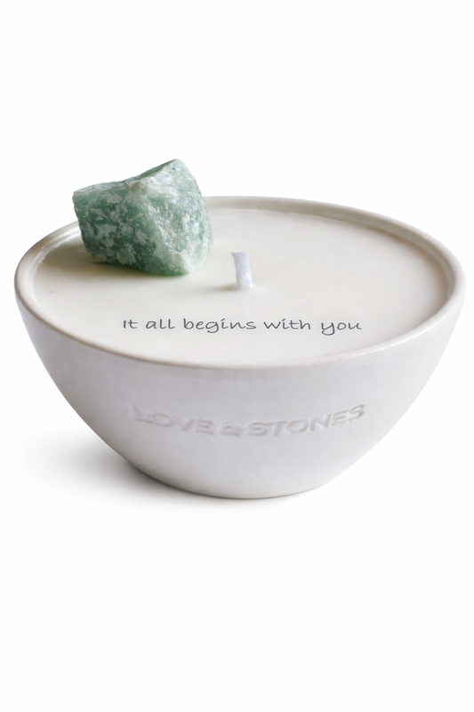 MANIFEST MANTRA CANDLE - GREEN AVENTURINE, PATCHOULI & BERGAMOT MINI WHITE CANDLE
