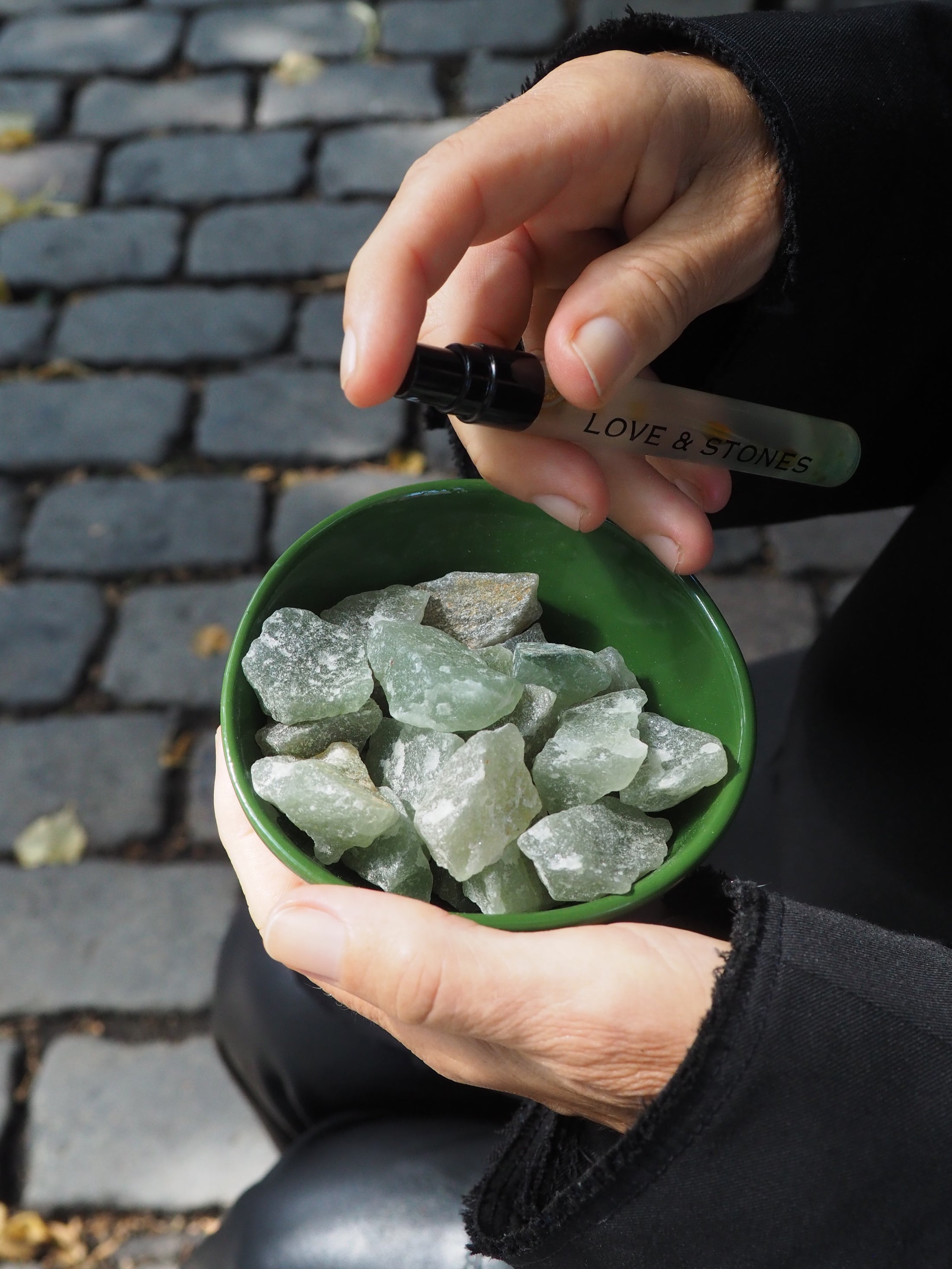 MANIFEST - RAW GREEN AVENTURINE CRYSTALS SCENTED DIFFUSER