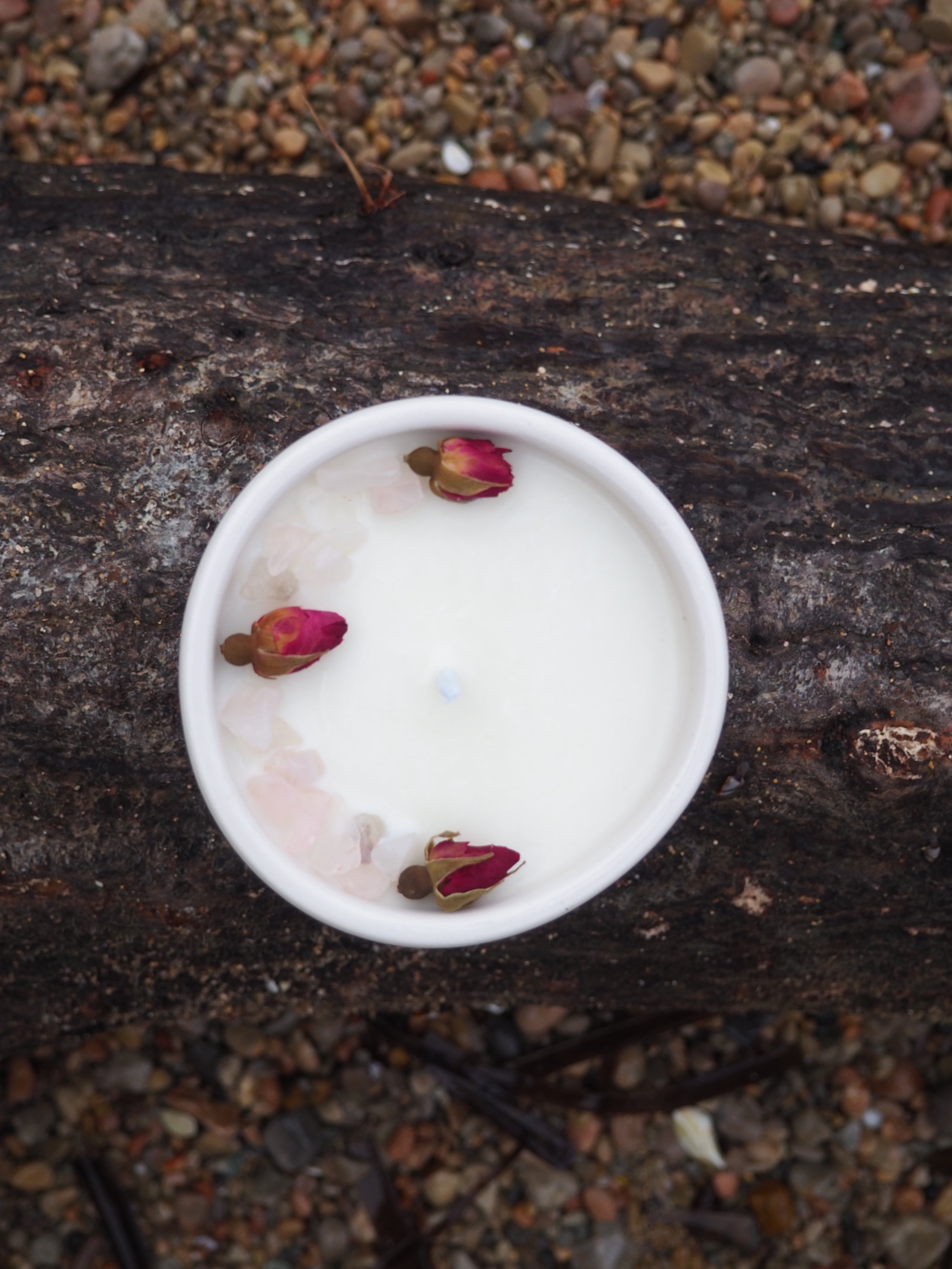 LOVE - A ROSE AND ROSE QUARTZ CRYSTAL INFUSED SCENTED WHITE TINY CANDLE