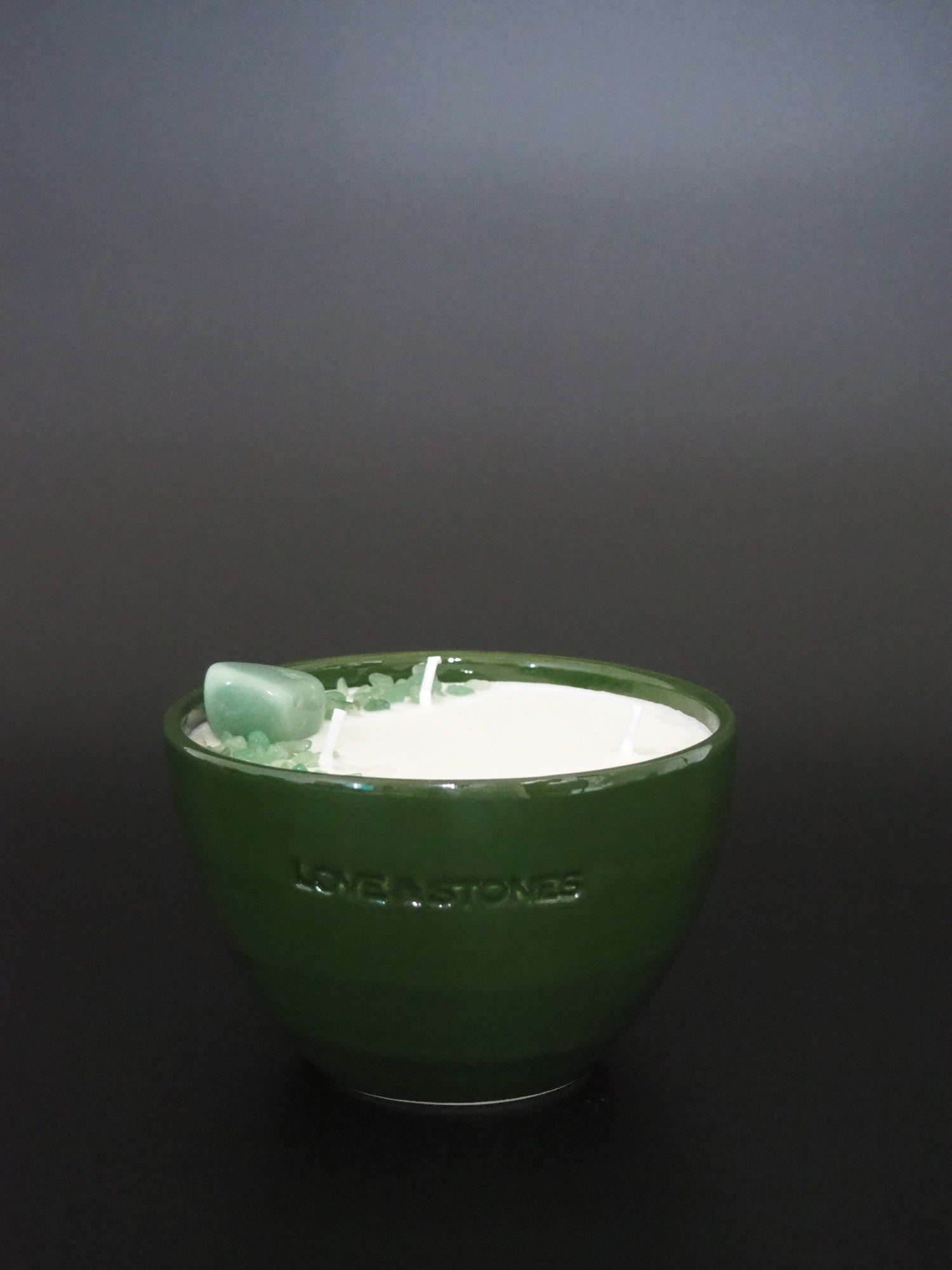 MANIFEST - AVENTURINE CRYSTAL INFUSED SCENTED GREEN MEDIUM CANDLE