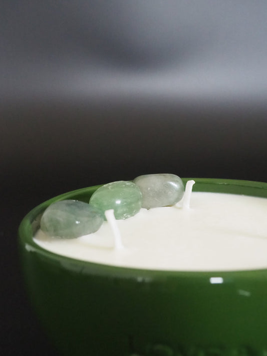 MANIFEST - GREEN AVENTURINE CRYSTAL INFUSED SCENTED PETIT GREEN CANDLE