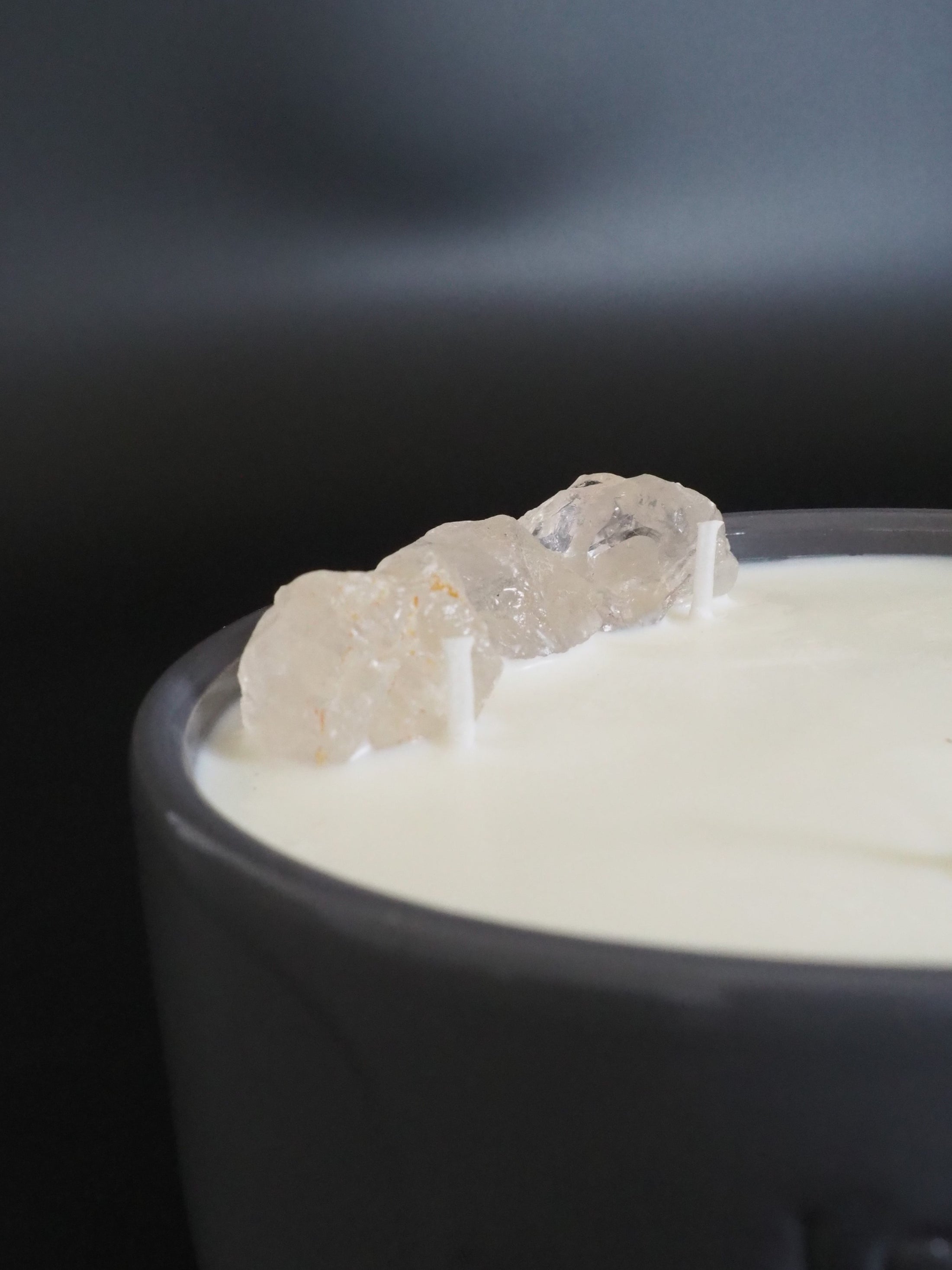 RAW ENERGY - RAW CRYSTAL QUARTZ INFUSED SCENTED LARGE GREY CANDLE