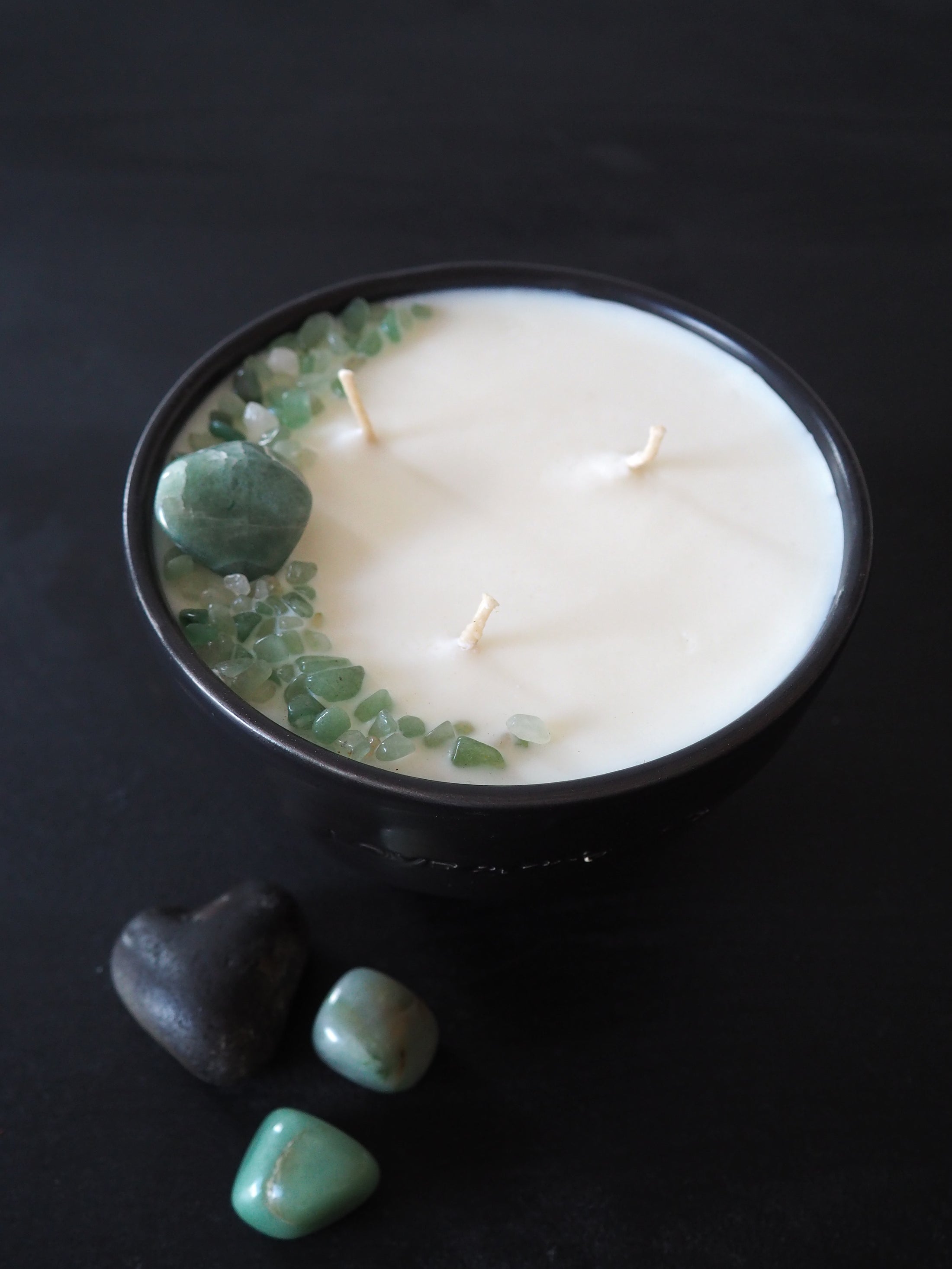 MANIFEST -  AVENTURINE CRYSTAL INFUSED SCENTED MEDIUM CANDLE