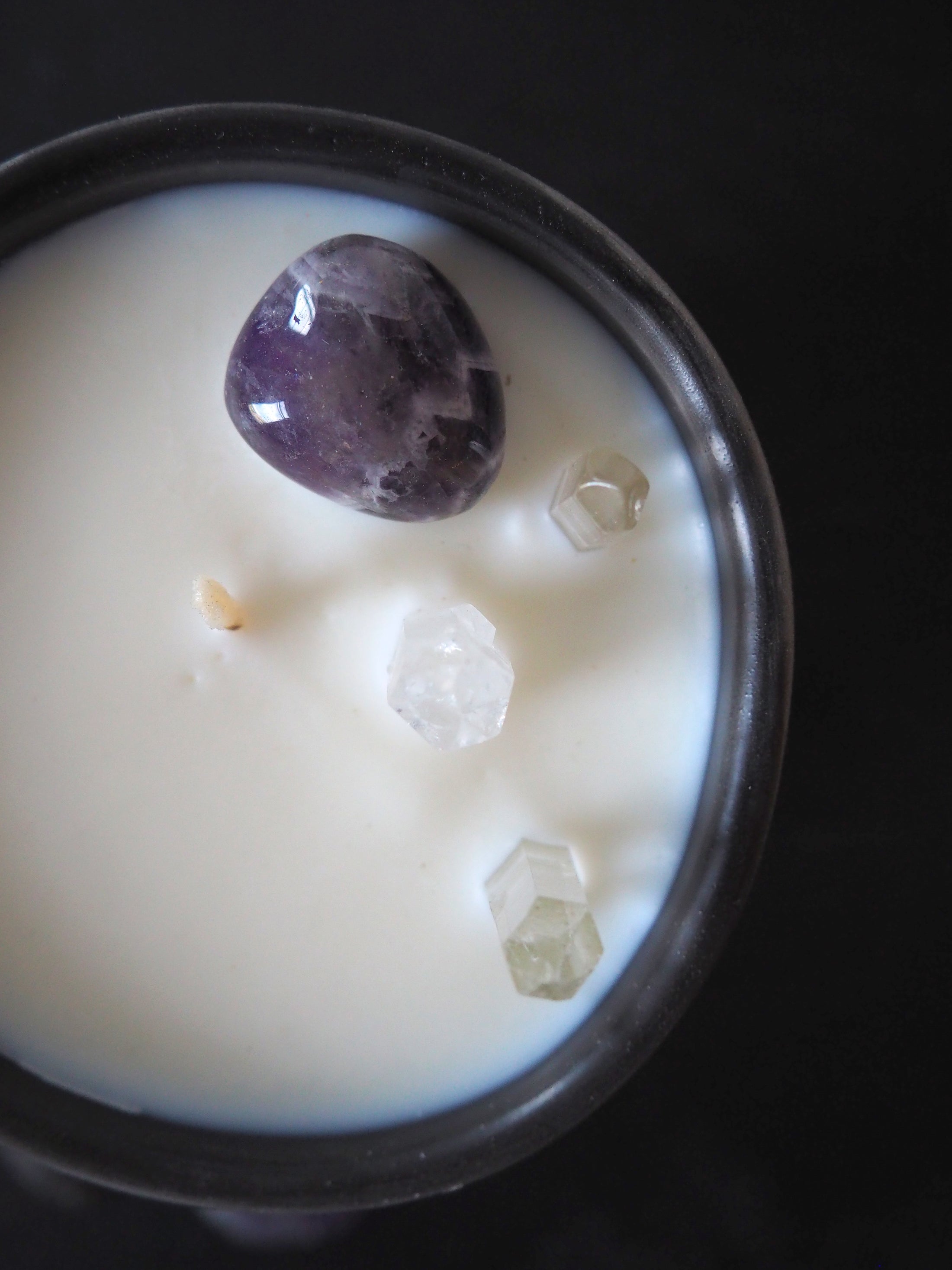 CALMING - AMETHYST & CRYSTAL QUARTZ INFUSED SCENTED CANDLE