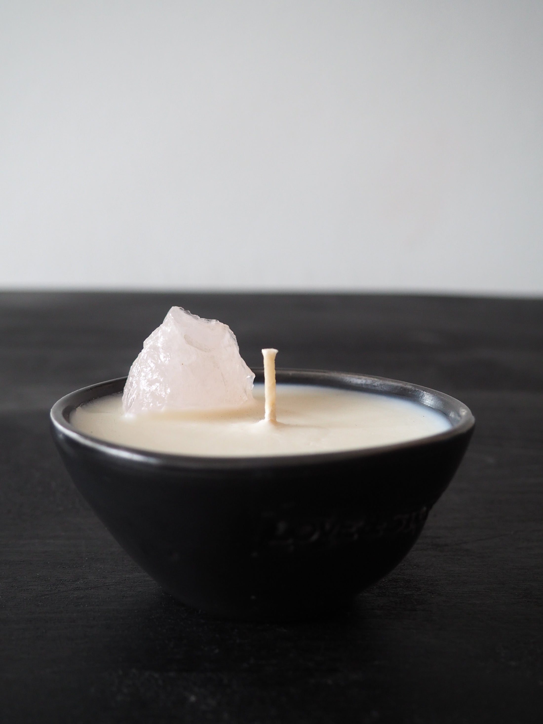 RAW DREAM  - RAW ROSE QUARTZ INFUSED SCENTED MINI CANDLE