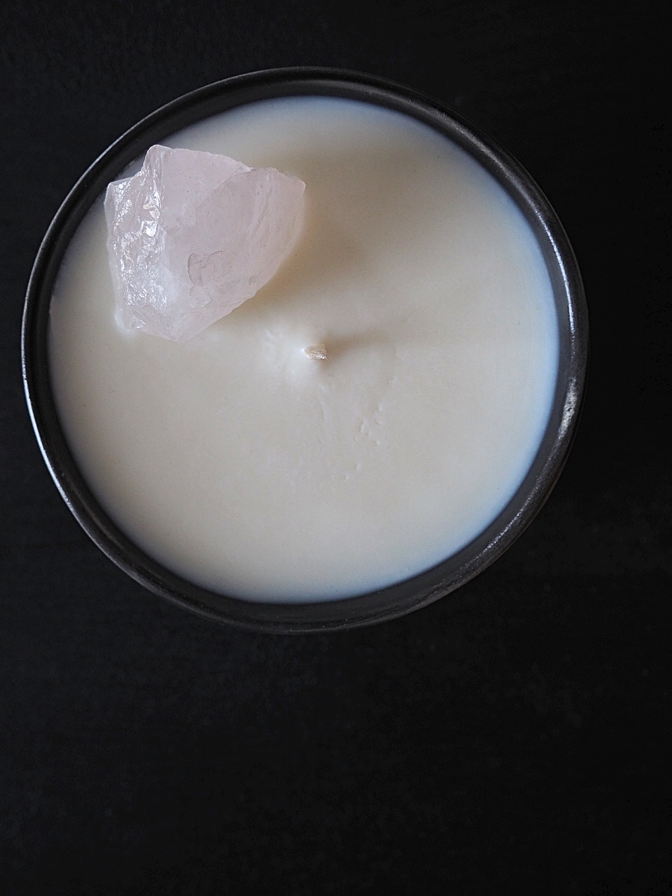 RAW DREAM  - RAW ROSE QUARTZ INFUSED SCENTED MINI CANDLE