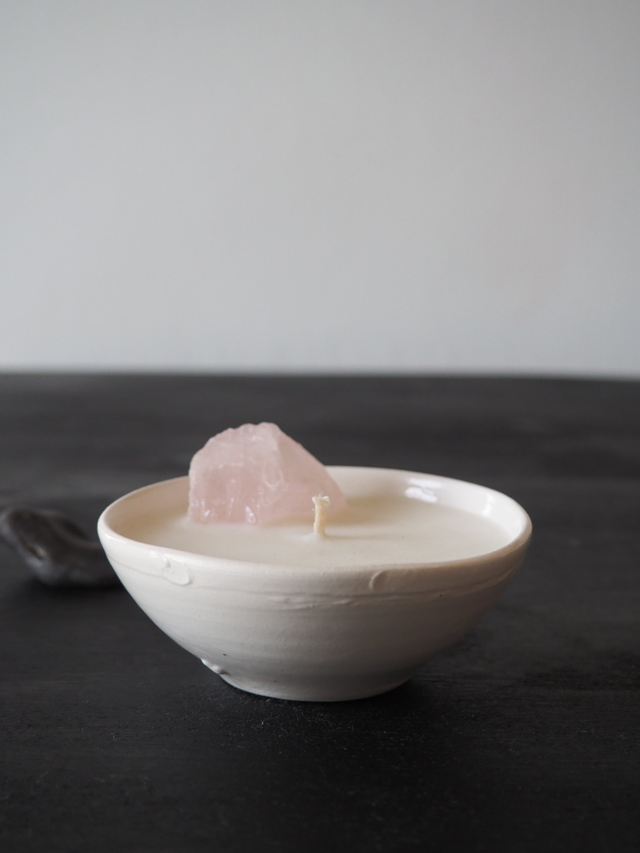 RAW DREAM -  ROSE QUARTZ INFUSED SCENTED MINI CANDLE