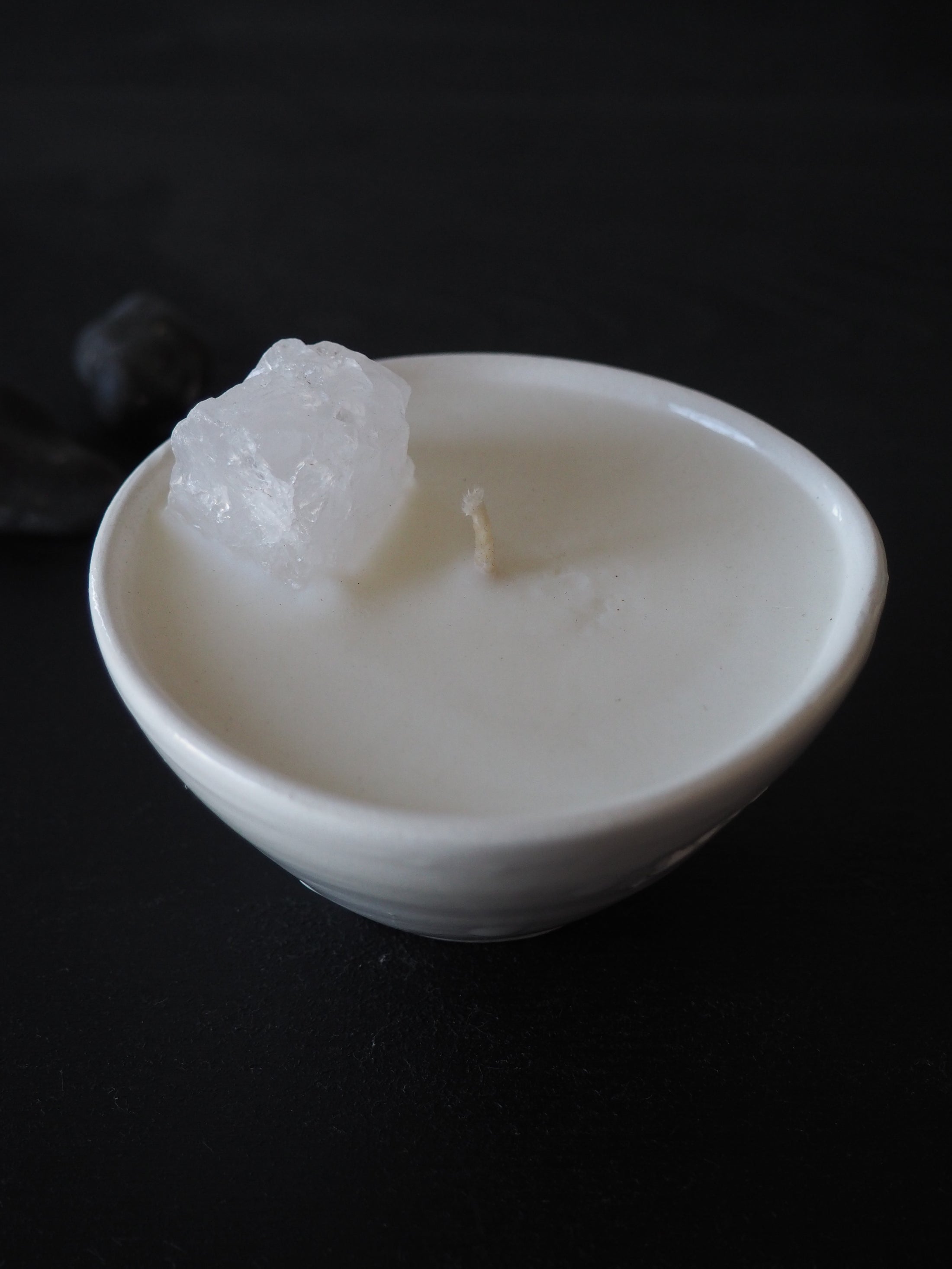 RAW ENERGY  - CRYSTAL QUARTZ CRYSTAL INFUSED SCENTED MINI CANDLE